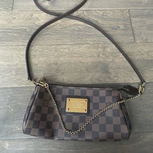 AUTHENTIC LV Eva Clutch crossbody
